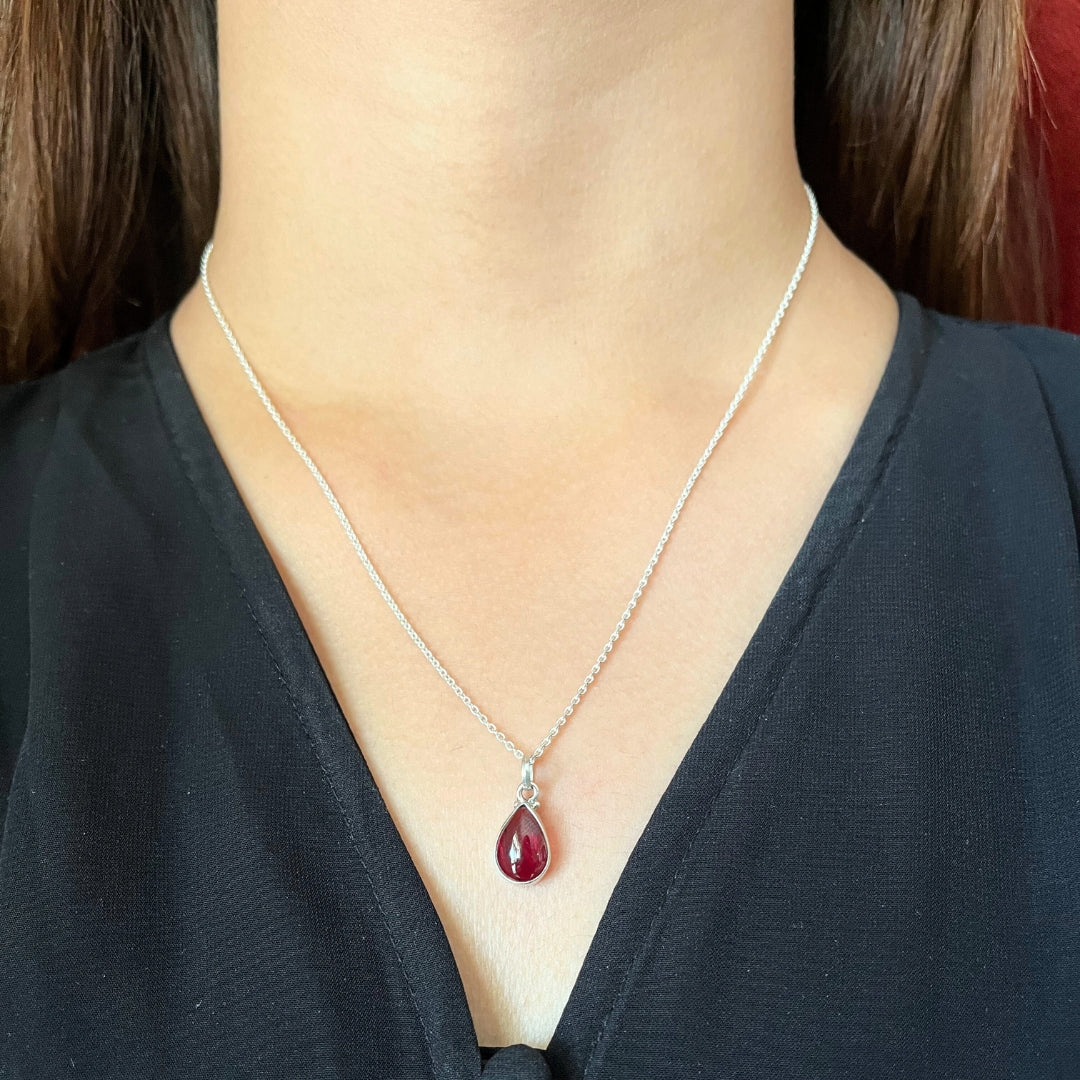 Garnet Silver pendant.